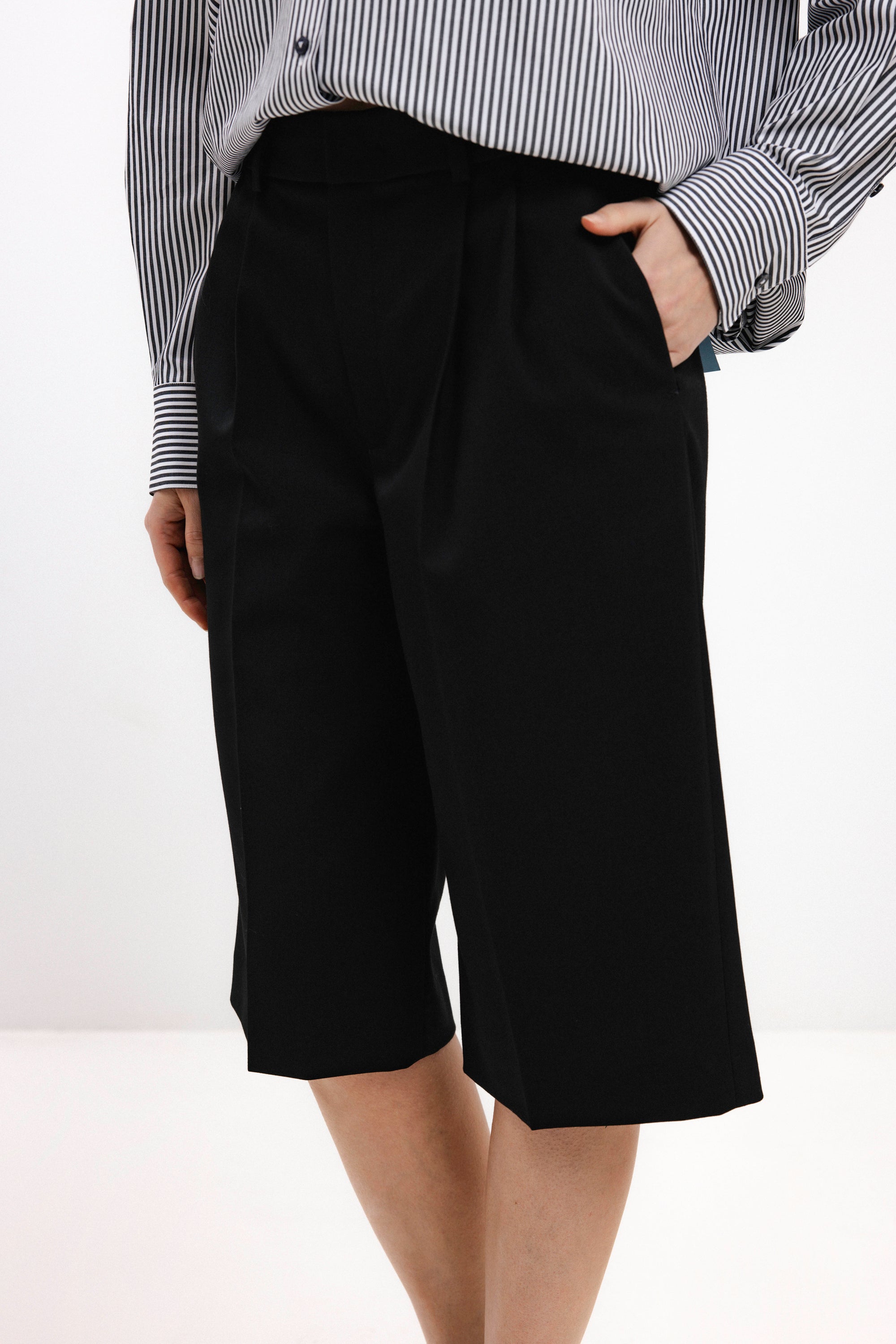 UNISEX BLACK BERMUDA SHORTS