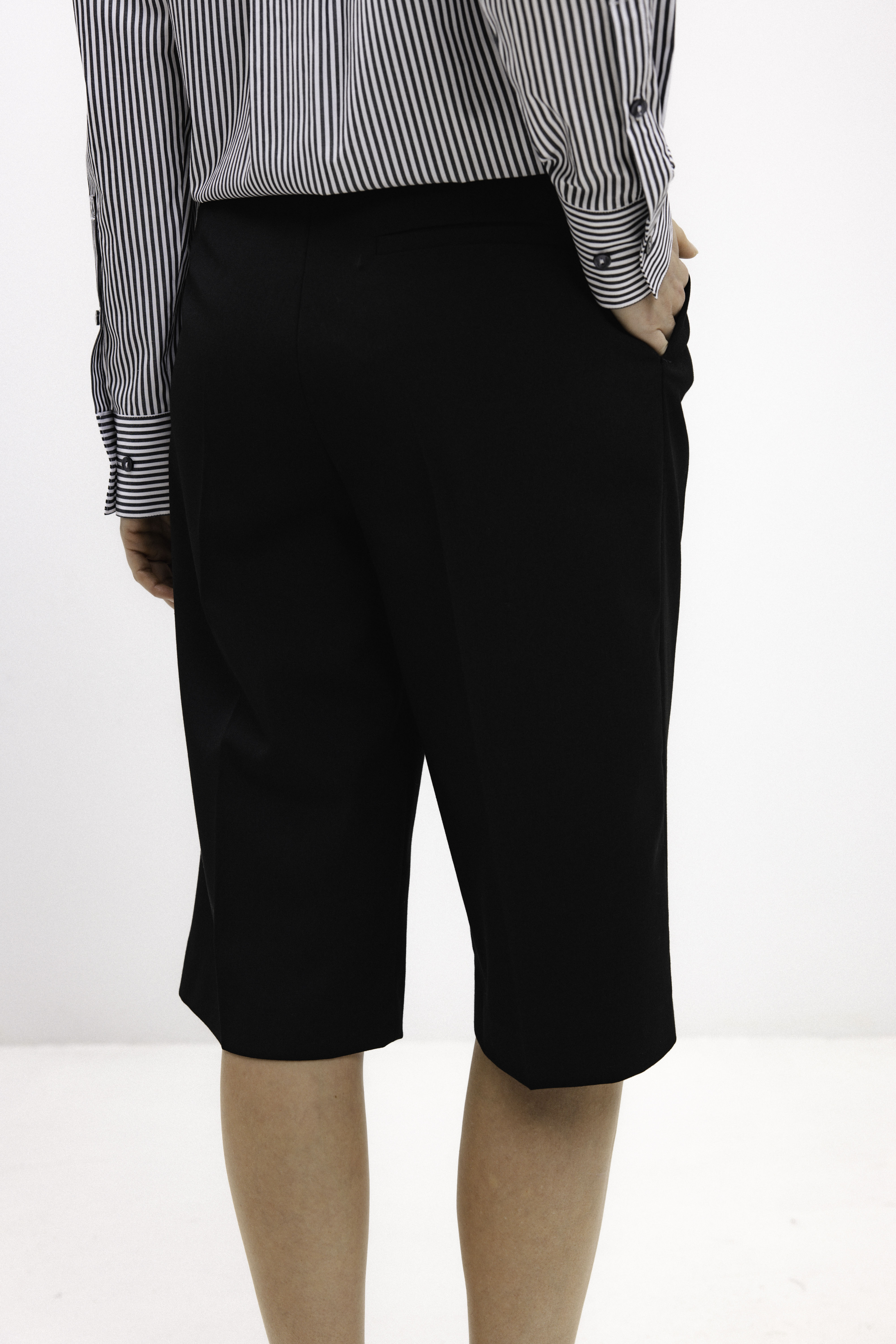 UNISEX BLACK BERMUDA SHORTS