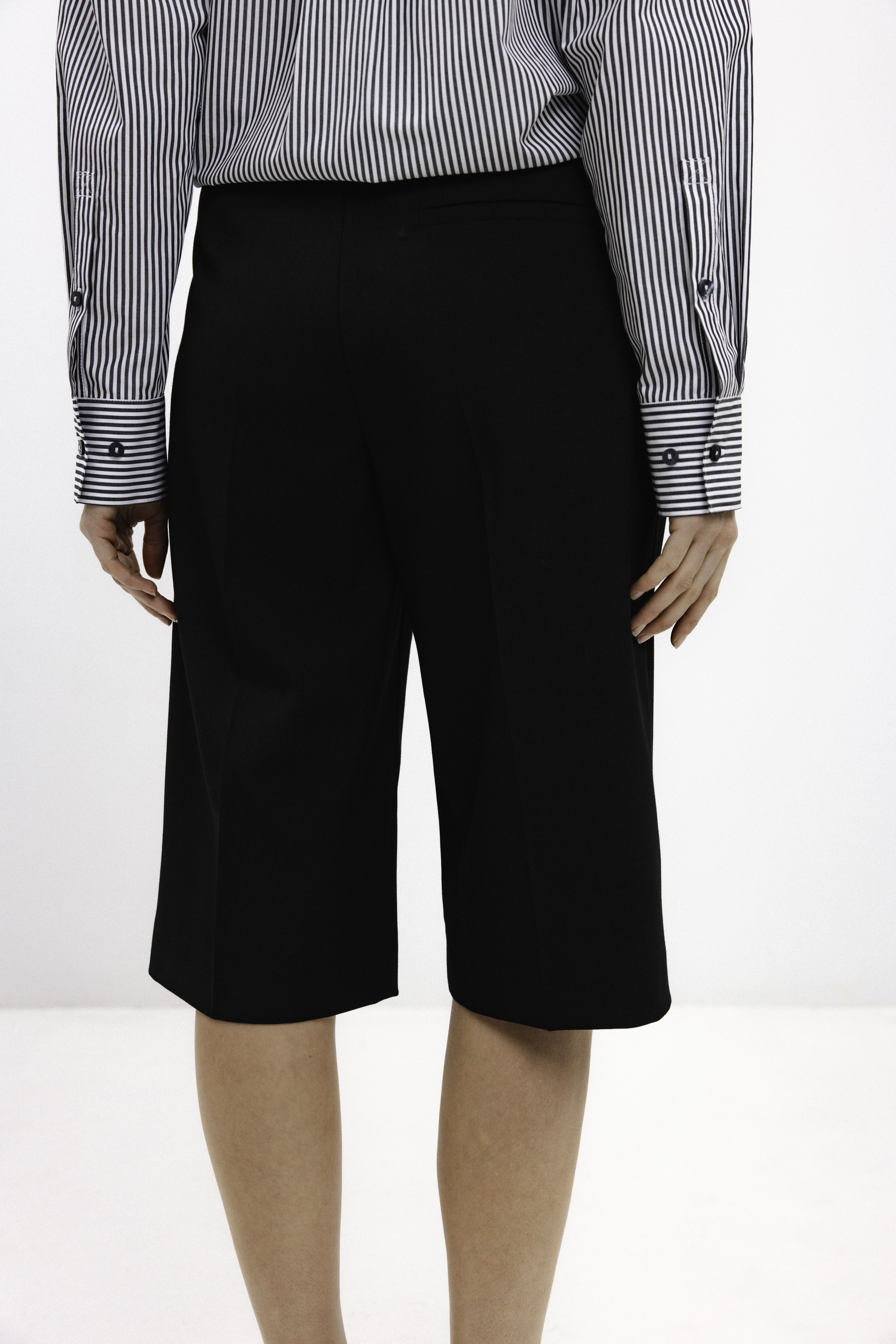 UNISEX BLACK BERMUDA SHORTS