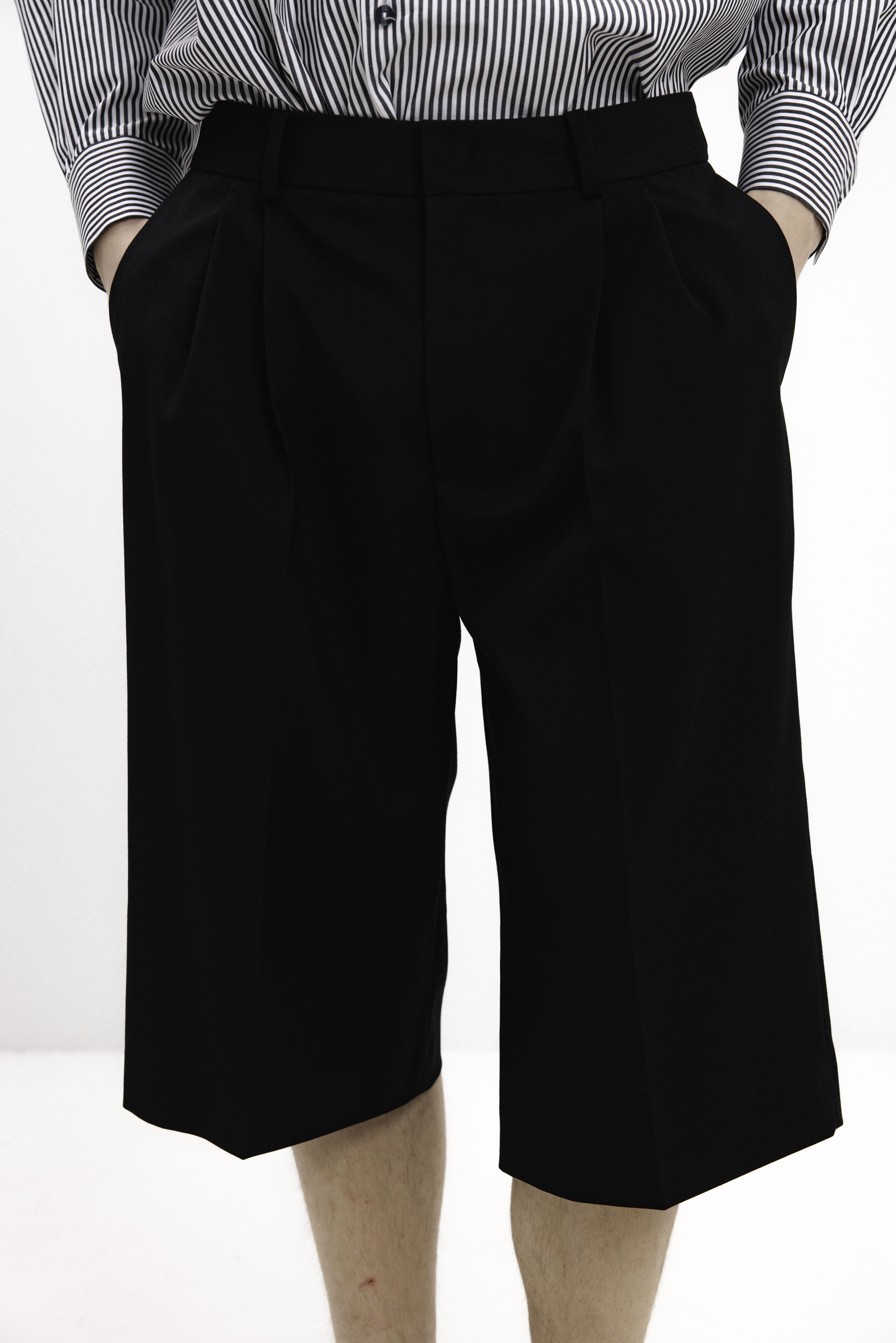 UNISEX BLACK BERMUDA SHORTS