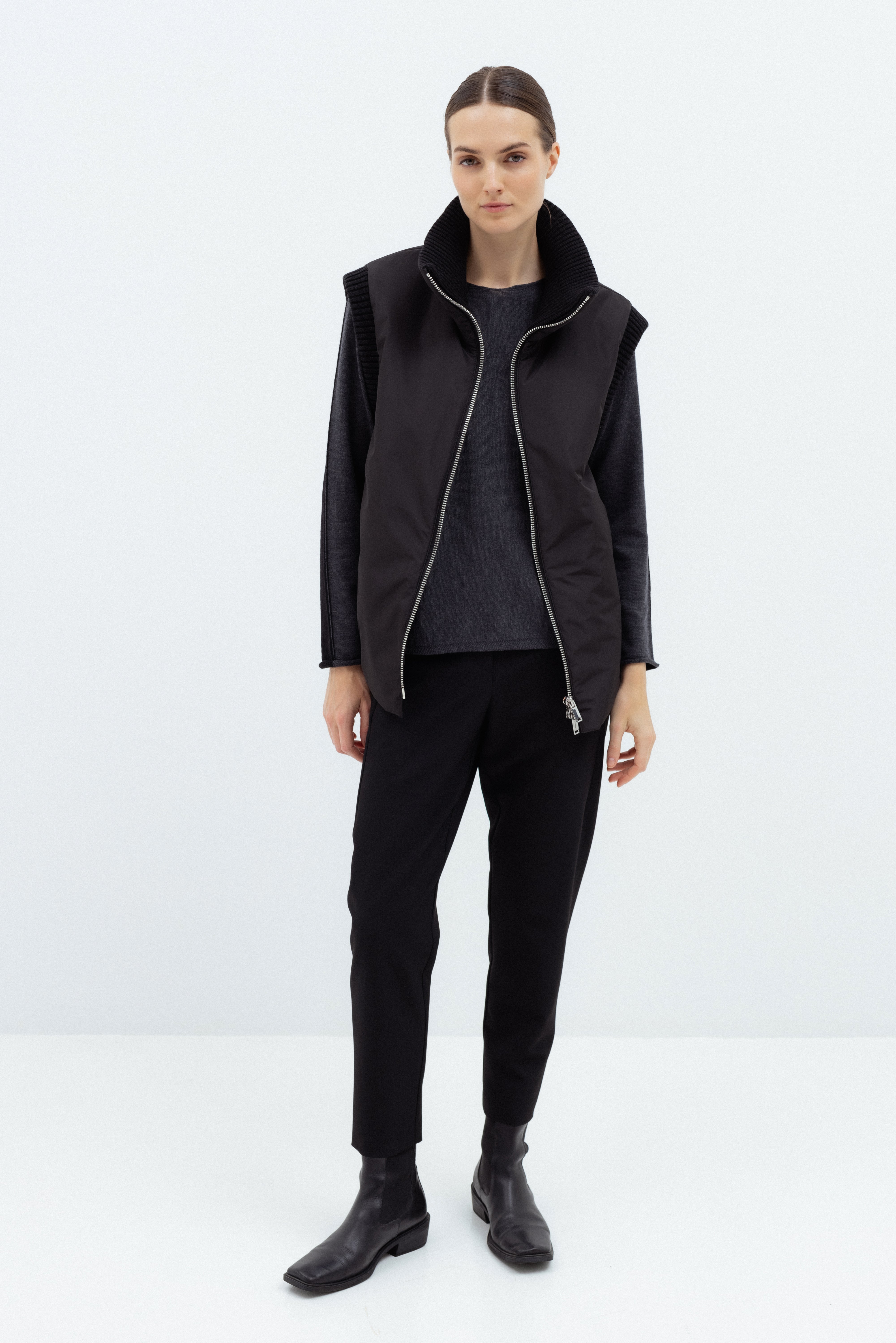 BLACK VEST WITH CAMEL WOOL