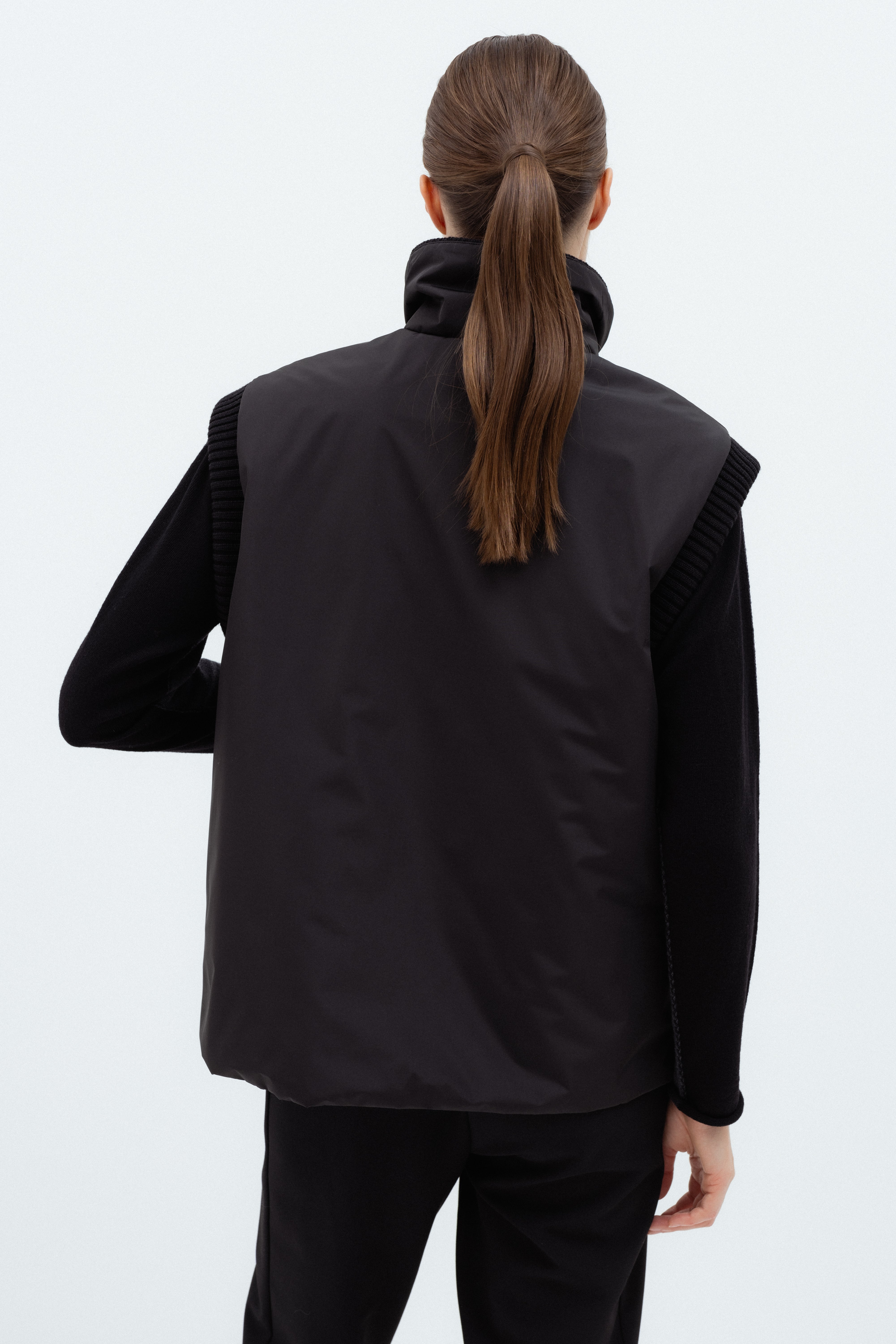 BLACK VEST WITH CAMEL WOOL