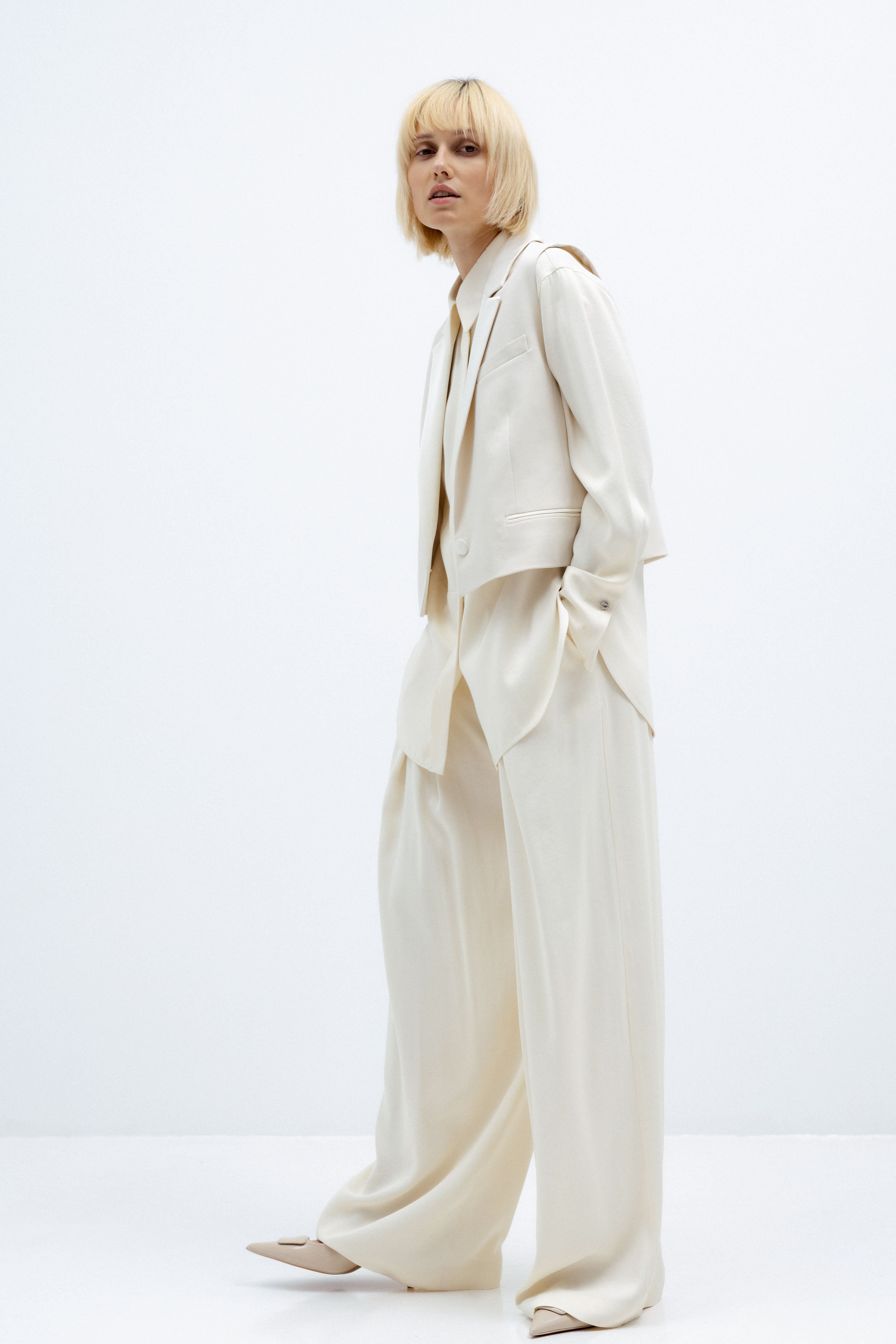 MILK-SHADE STRAIGHT VEST