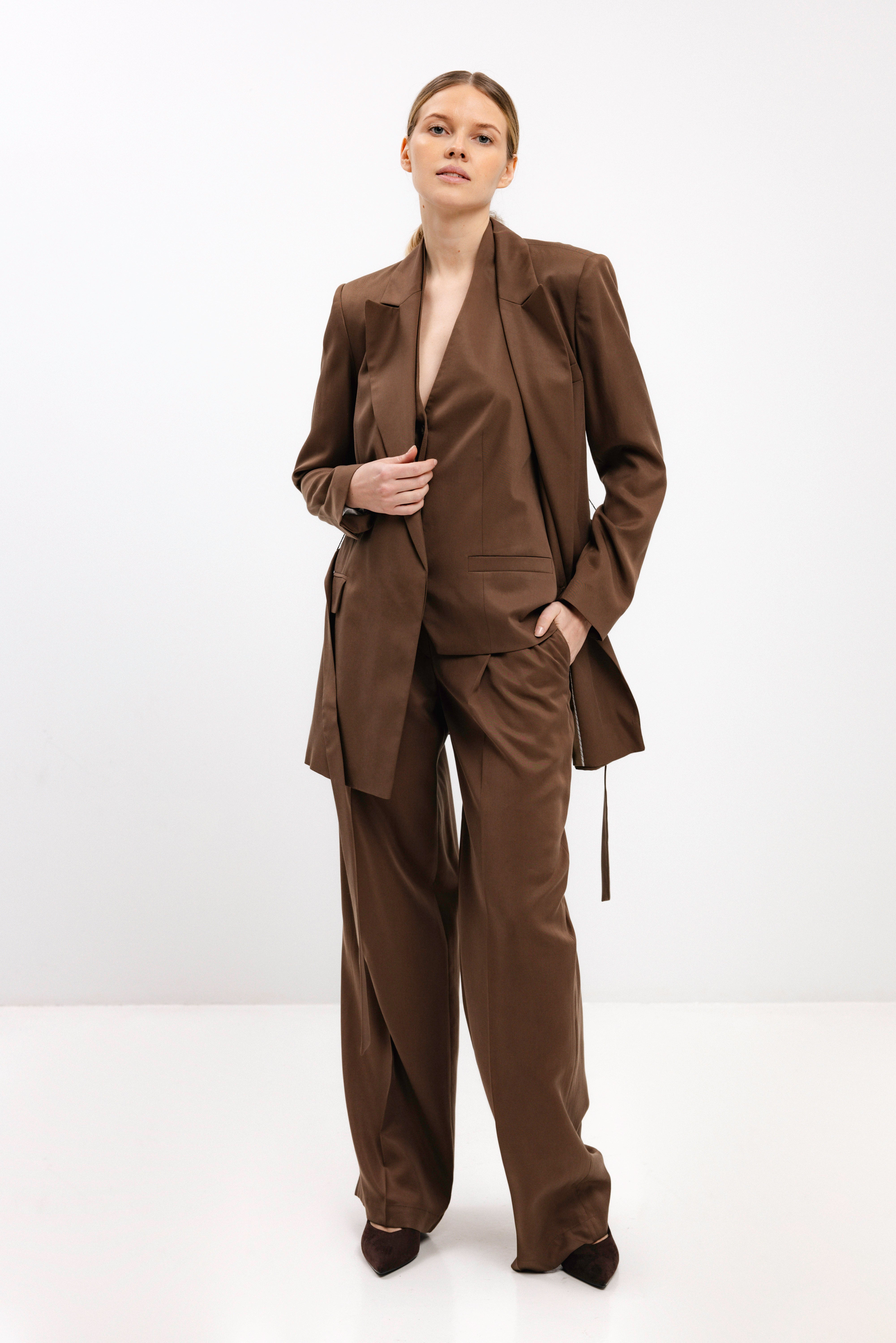 HALTER NECK VEST IN NUT BROWN