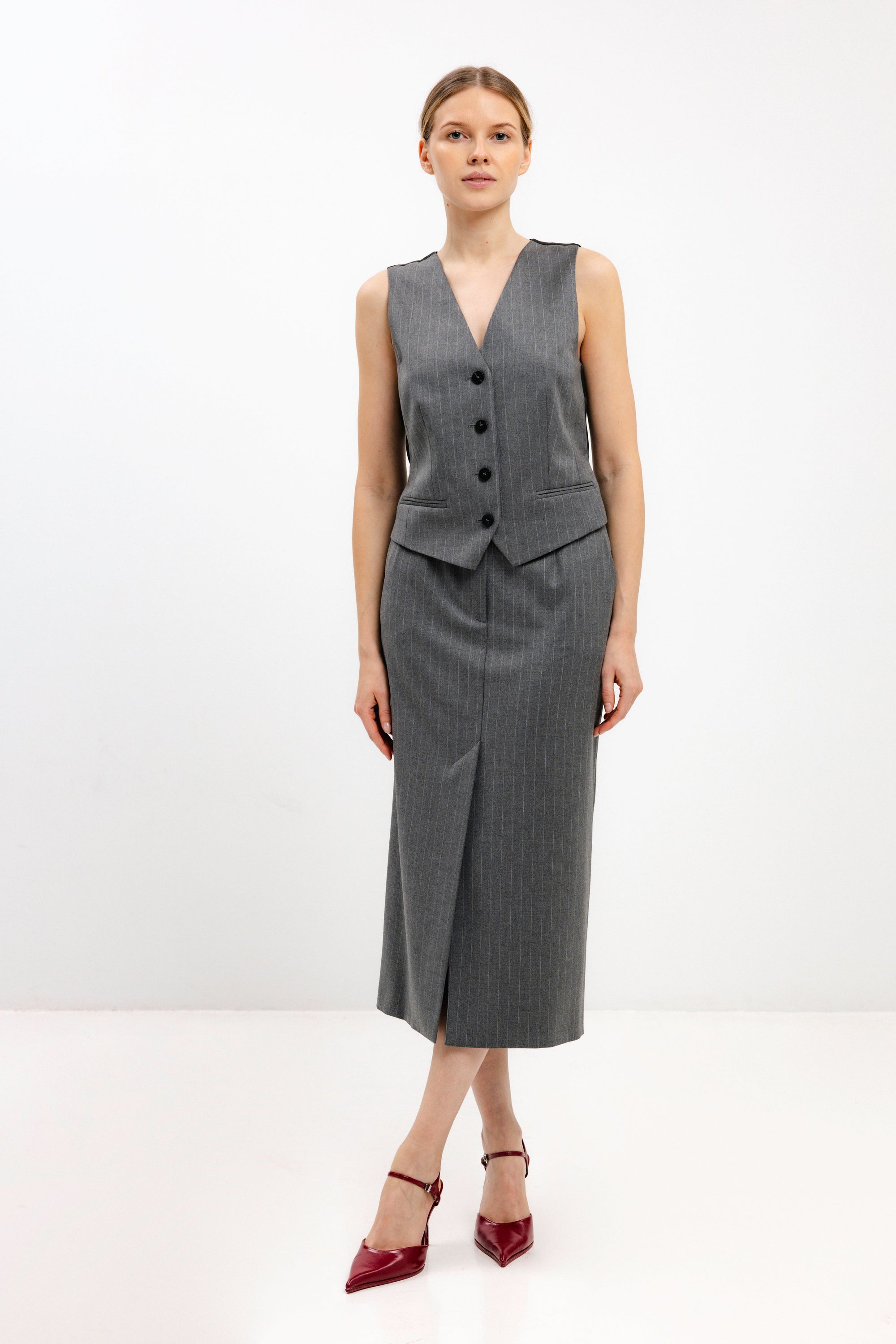 GREY STRIPED FITTED VEST