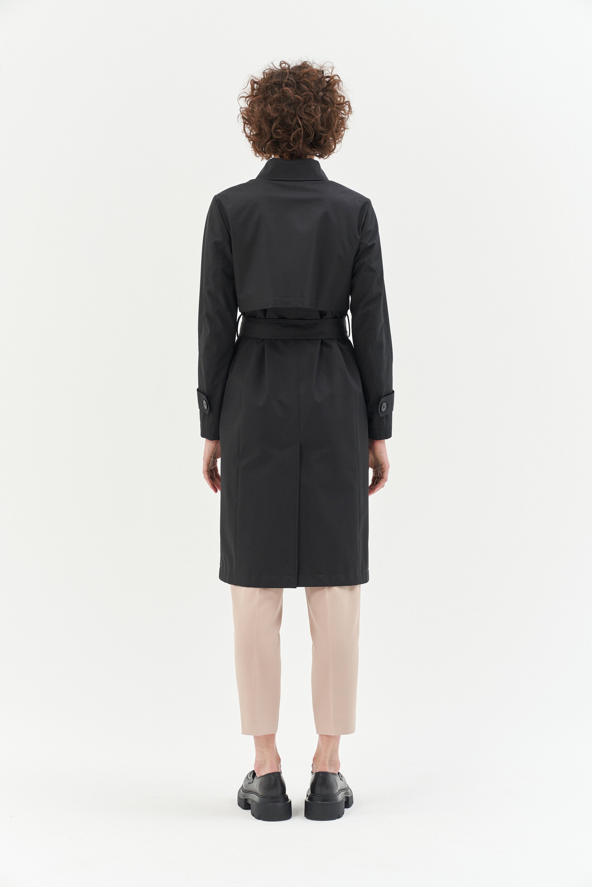 TIMELESS TRENCH COAT IN BLACK