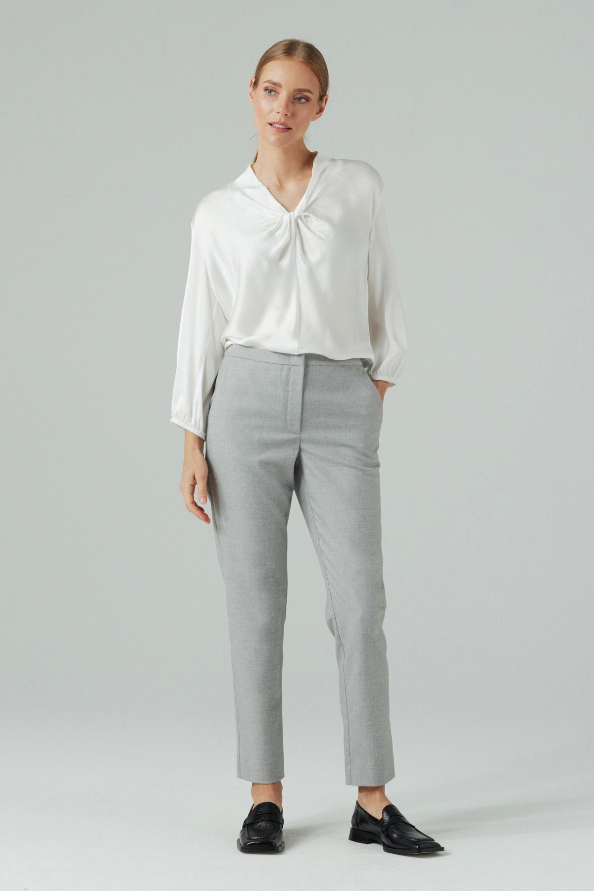 SLIM STRAIGHT TROUSERS GREY