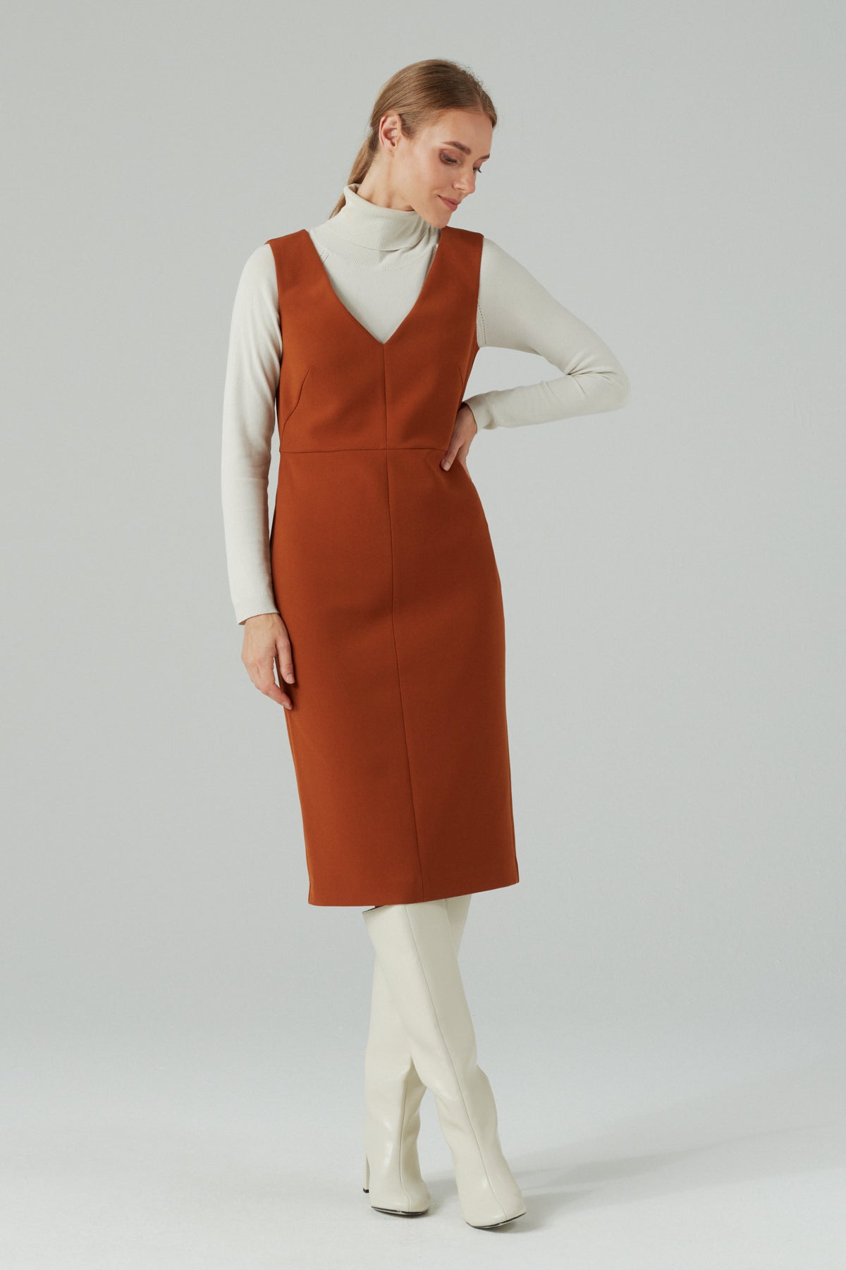 SLEEVELESS FEMINE DRESS HAZEL