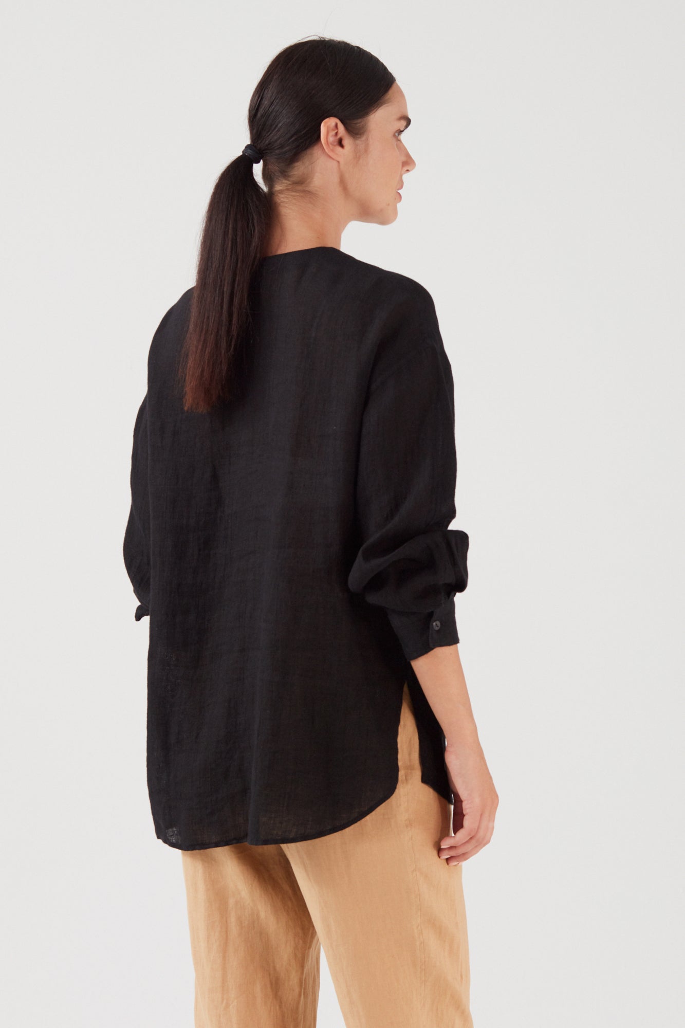 PURE LINEN COLLARLESS SHIRT BLACK