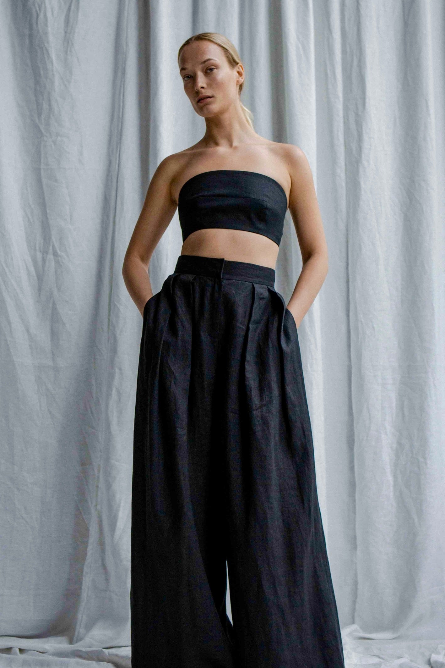 InAvati x Katia Beslik LINEN BRALETTE-TYPE TOP BLACK