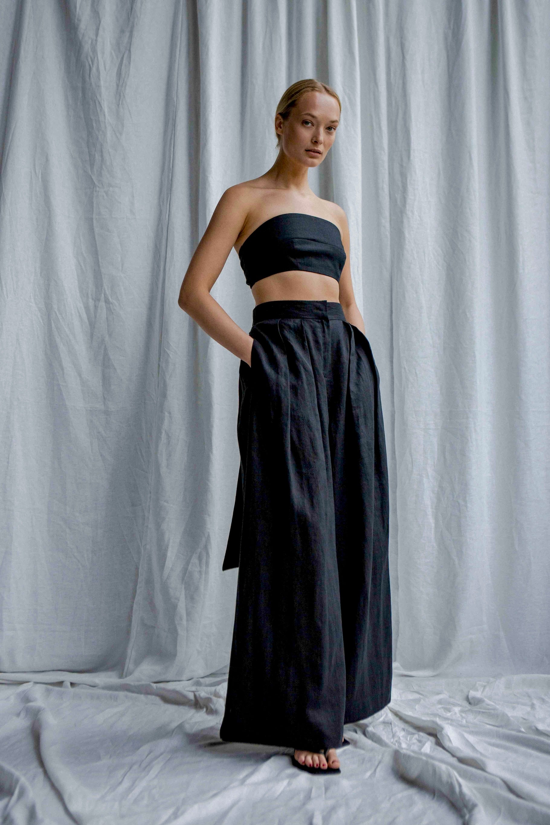 InAvati x Katia Beslik LINEN BRALETTE-TYPE TOP BLACK